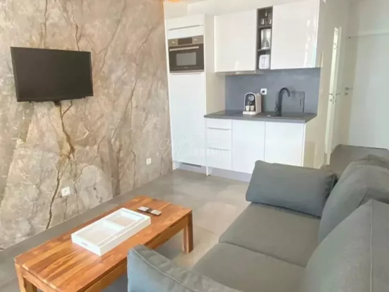 Appartement meublé - 2023040FR - 210000 € - Saint-Raphaël