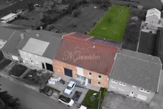 Exceptionnelle maison de 270 m² complètement rénovée avec garage, terrasse et jardin à Affléville (F-54)