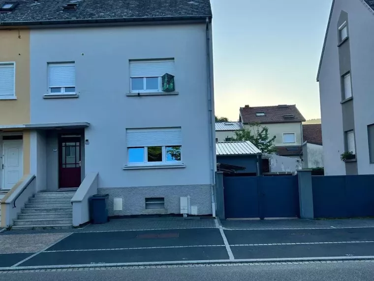 A DEBATTRE ? Maison mitoyenne 130 m² habitables avec garage 50 m² – Volmerange-les-Mines – Idéal frontière Luxembourg !