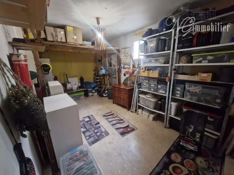 Maison de campagne avec bois de chênes