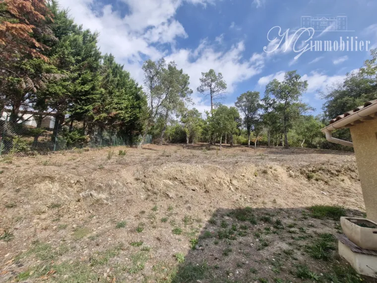 Maison de campagne avec bois de chênes