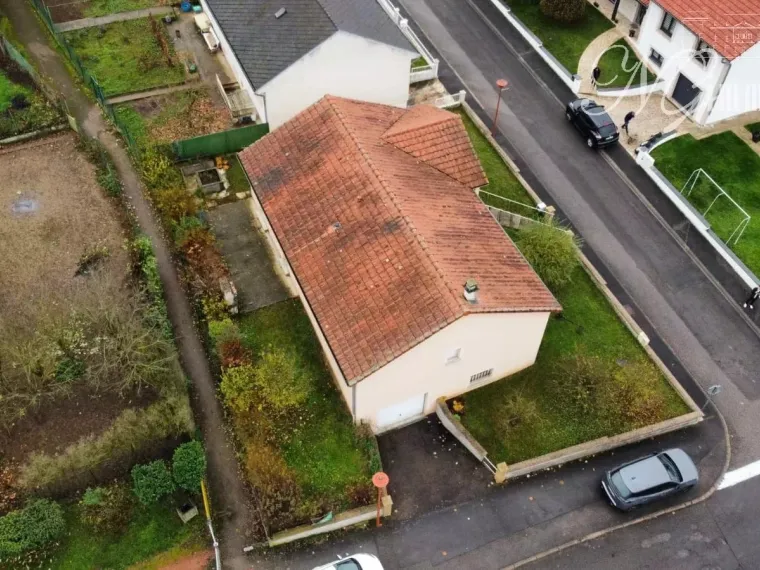 Illange – Élégant plain-pied de 115 m², 3 chambres, dans une impasse résidentielle prisée