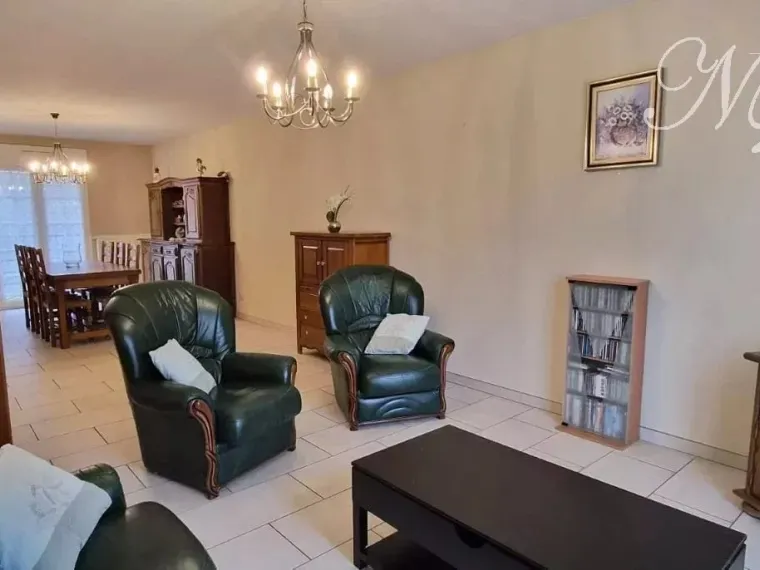 Illange – Élégant plain-pied de 115 m², 3 chambres, dans une impasse résidentielle prisée