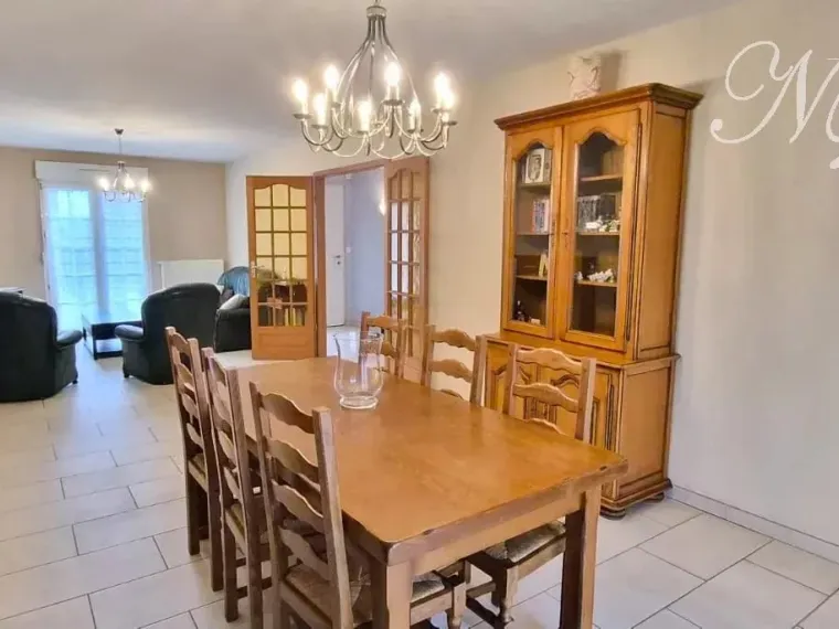 Illange – Élégant plain-pied de 115 m², 3 chambres, dans une impasse résidentielle prisée