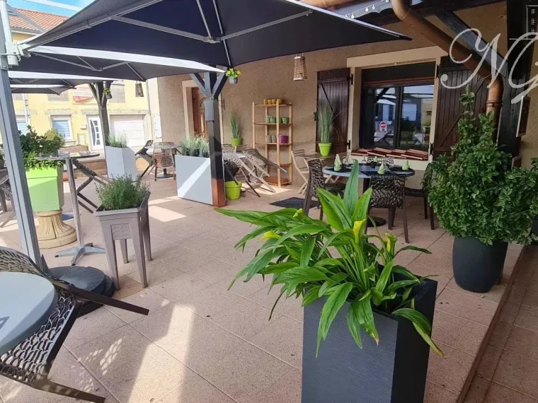 Restaurant + appartement à Ay- sur-moselle