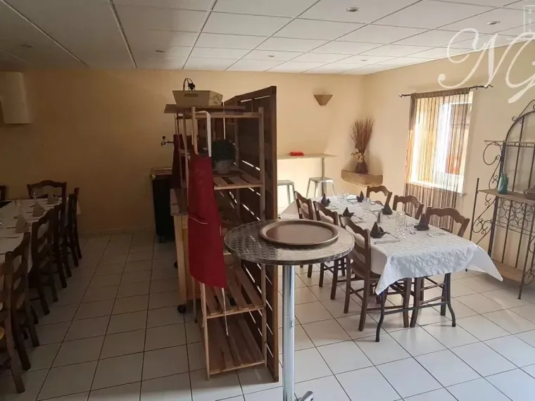 Restaurant + appartement à Ay- sur-moselle