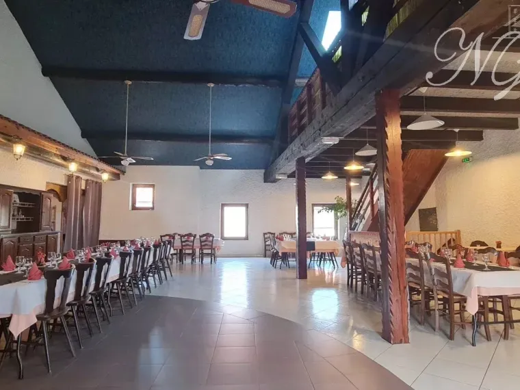 Restaurant + appartement à Ay- sur-moselle