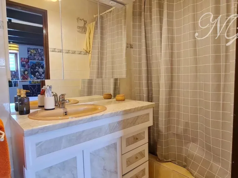 Restaurant + appartement à Ay- sur-moselle