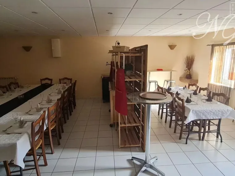 Restaurant + appartement à Ay- sur-moselle