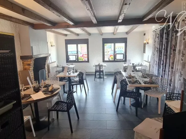 Restaurant + appartement à Ay- sur-moselle