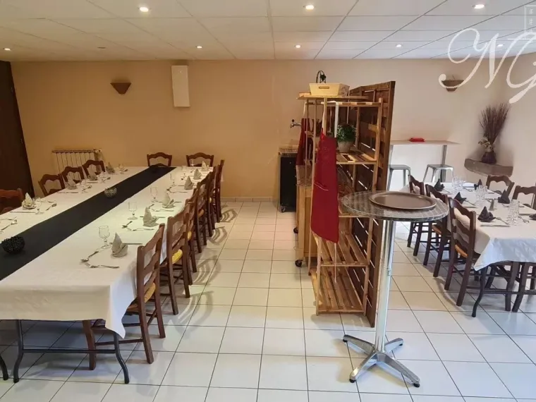 Restaurant + appartement à Ay- sur-moselle