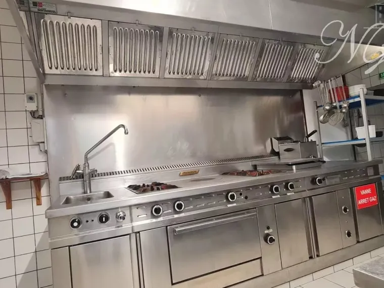 Restaurant + appartement à Ay- sur-moselle