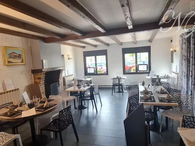 Restaurant + appartement à Ay- sur-moselle