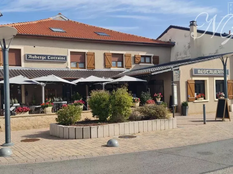 Restaurant + appartement à Ay- sur-moselle