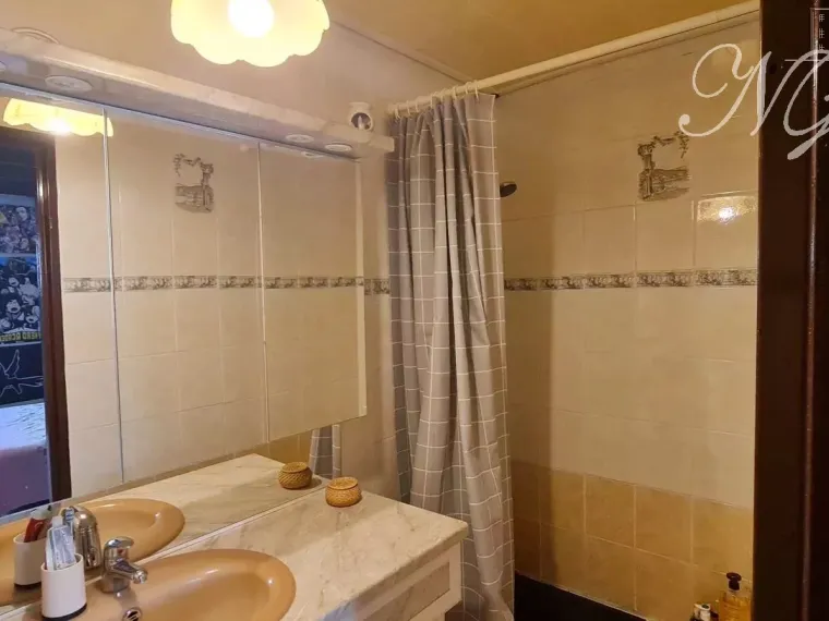 Restaurant + appartement à Ay- sur-moselle