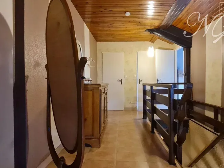 Restaurant + appartement à Ay- sur-moselle