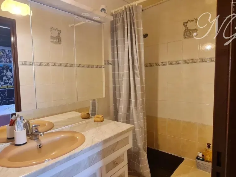 Restaurant + appartement à Ay- sur-moselle