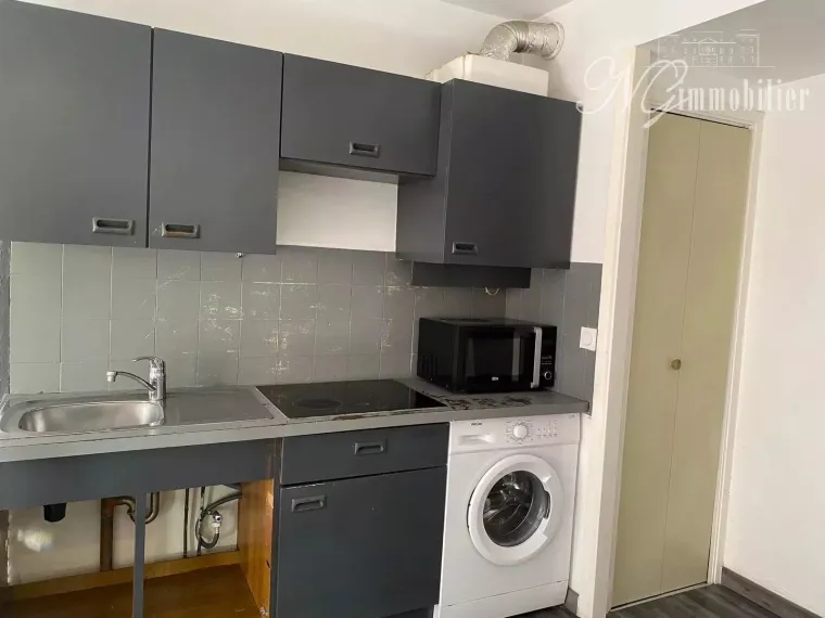 À VENDRE – Studio avec balcon et parking à Cannes