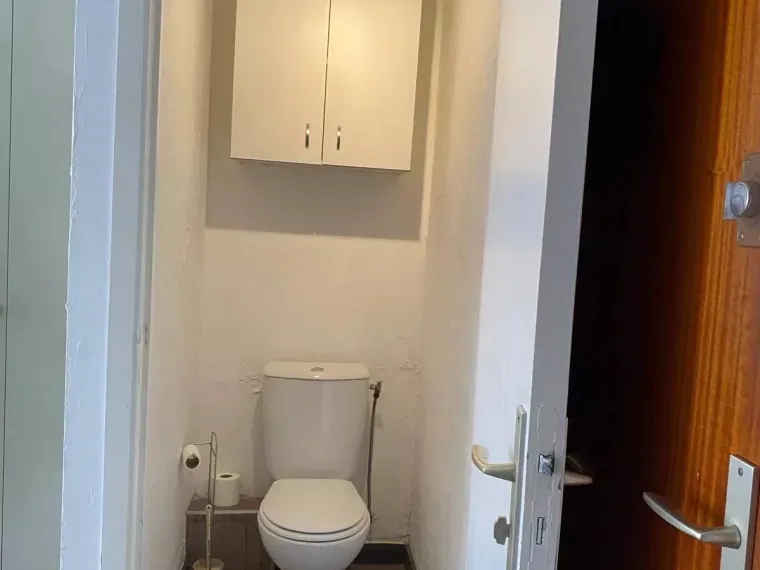 À VENDRE – Studio avec balcon et parking à Cannes