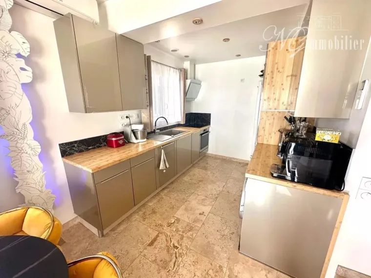 À VENDRE – Charmante maison mitoyenne à Grasse ?