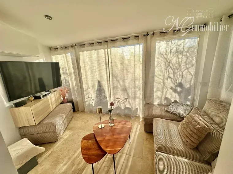 À VENDRE – Charmante maison mitoyenne à Grasse ?