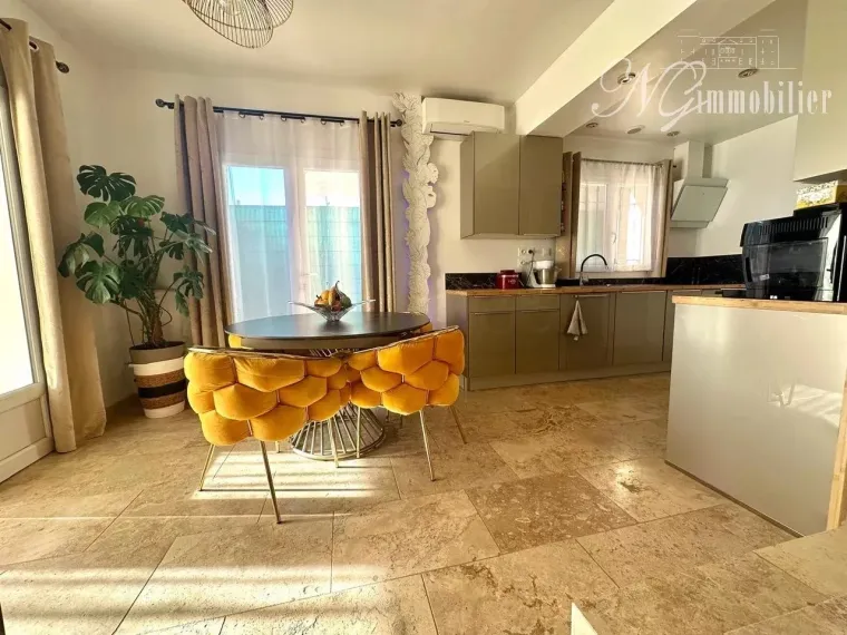 À VENDRE – Charmante maison mitoyenne à Grasse ?