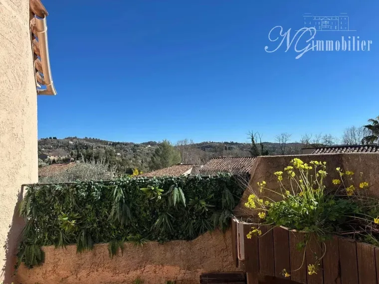 À VENDRE – Charmante maison mitoyenne à Grasse ?