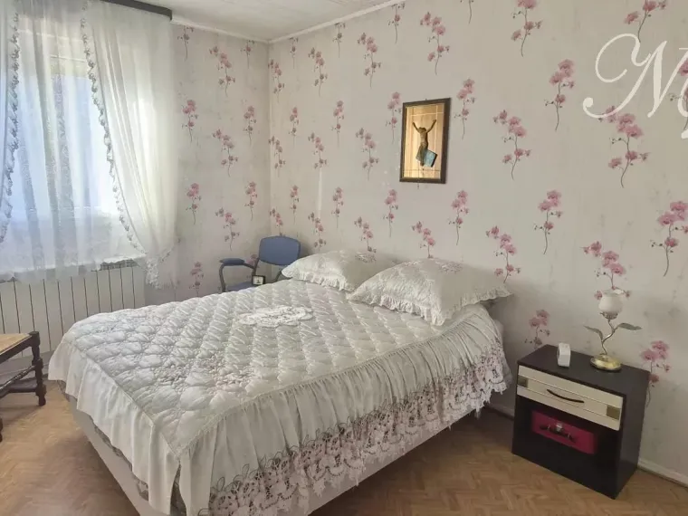 Maison mitoyenne de 137 m² total avec 4 chambres et garage à Guénange (F-57)