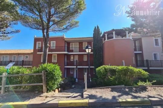 Appt T2 avec loggia vue mer  + Piscines +Parking privé en sous-sol  ST Raphaël