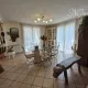 Maison de campagne avec bois de chênes