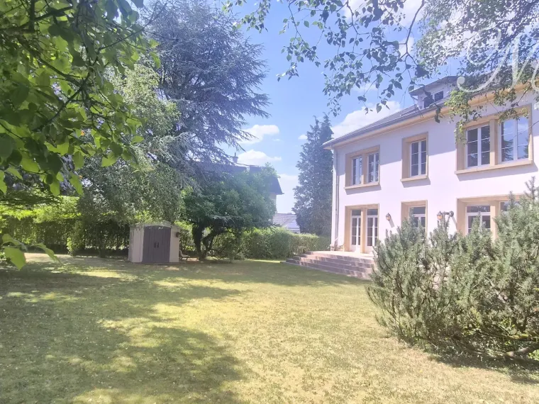 Demeure de caractère de près de 275 m² habitables sur 16,60 ares – Prestations de qualité – Neufchef