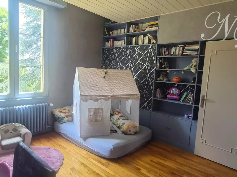Demeure de caractère de près de 275 m² habitables sur 16,60 ares – Prestations de qualité – Neufchef