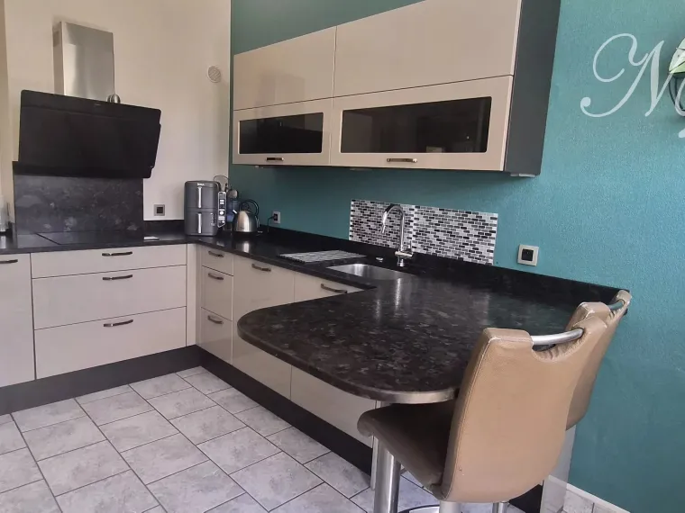Demeure de caractère de près de 275 m² habitables sur 16,60 ares – Prestations de qualité – Neufchef