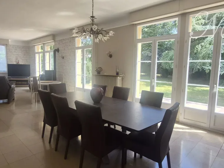 Demeure de caractère de près de 275 m² habitables sur 16,60 ares – Prestations de qualité – Neufchef