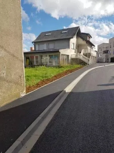 Maison bi familiale 286.53m² à rénover à Tiercelet