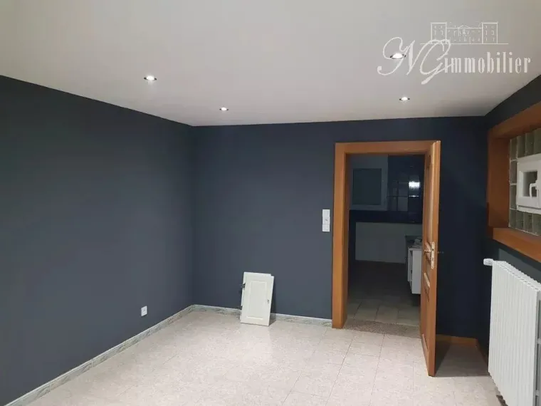 Maison bi familiale 286.53m² à rénover à Tiercelet