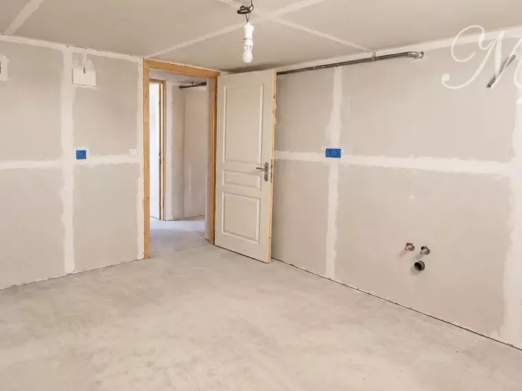 BOUZONVILLE – MAISON INDIVIDUELLE PLAIN PIED – 3 CHAMBRES – SOUS-SOL COMPLET – 229 000 € FAI