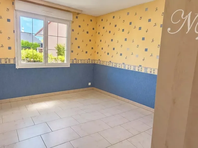 BOUZONVILLE – MAISON INDIVIDUELLE PLAIN PIED – 3 CHAMBRES – SOUS-SOL COMPLET – 229 000 € FAI