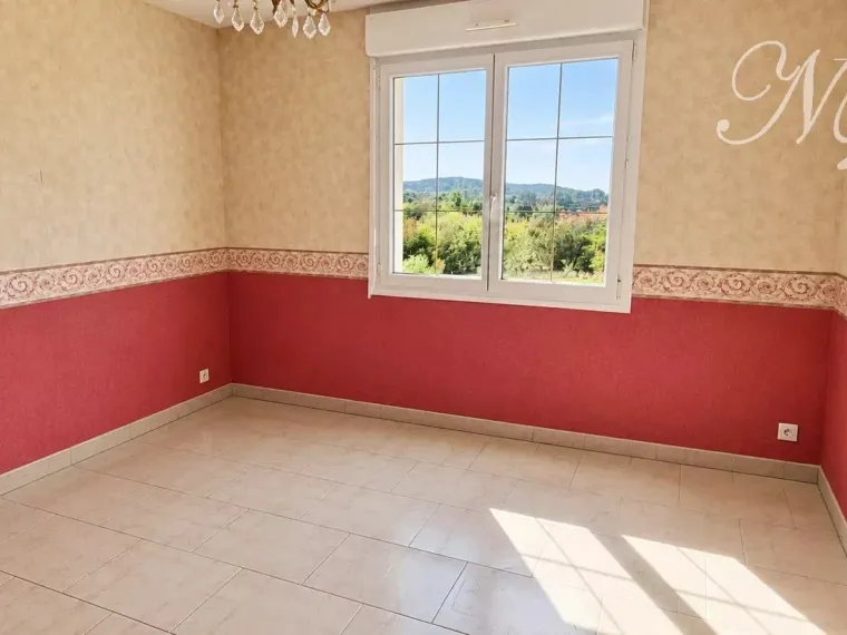 BOUZONVILLE – MAISON INDIVIDUELLE PLAIN PIED – 3 CHAMBRES – SOUS-SOL COMPLET – 229 000 € FAI