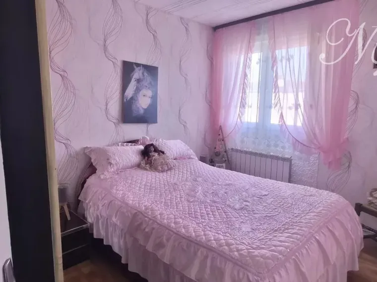 Maison mitoyenne de 137 m² total avec 4 chambres et garage à Guénange (F-57)