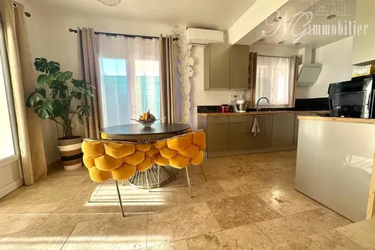 À VENDRE – Charmante maison mitoyenne à Grasse ?