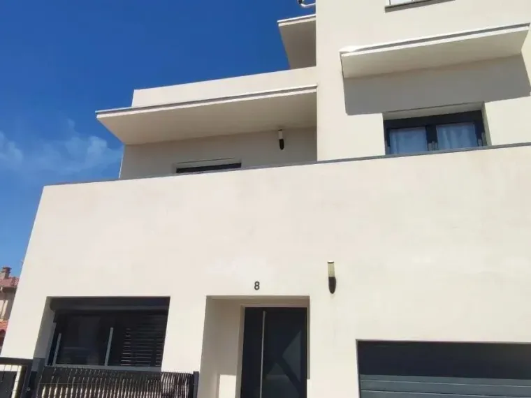 LE SOLER – Villa contemporaine de 2021 – 4 chambres – Suite parentale – Panneaux solaires – Terrasses