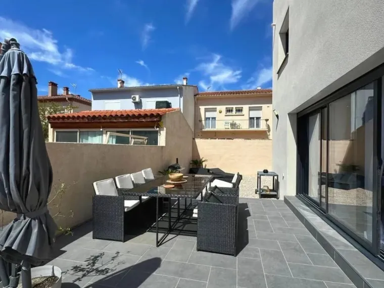 LE SOLER – Villa contemporaine de 2021 – 4 chambres – Suite parentale – Panneaux solaires – Terrasses
